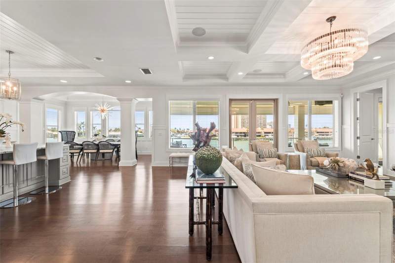 4 bedroom Single Family Residence at 19 Bayfront Court, Marina Bay Ph I & II, St Petersburg — photo 4