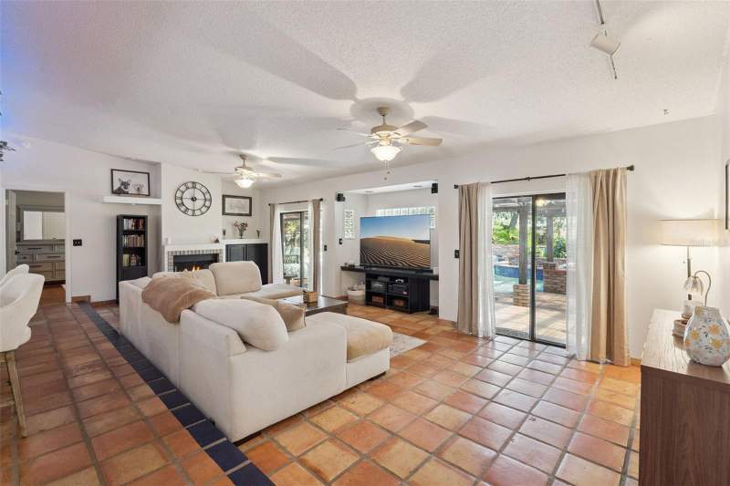 4 bedroom Single Family Residence at 855 Benchwood Drive, Oak Forest Unit 3, Winter Springs — photo 5