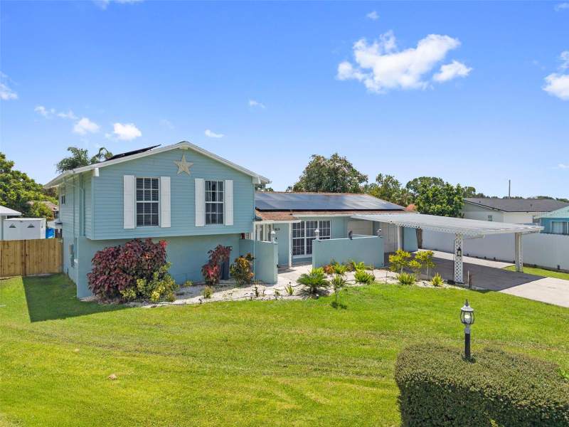 4 bedroom Single Family Residence at 7103 Creekside Court, Townn Country Park Unit 43, Tampa — photo 3