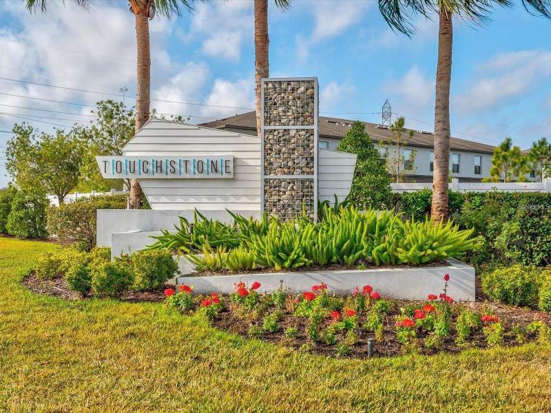 6 bedroom Single Family Residence at 7222 Ronnie Garden Court, Touchstone Ph 4, Tampa — photo 2