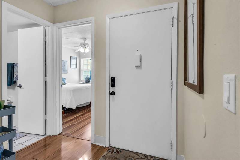 2 bedroom Condominium at 3811 N Oak Drive #E51, Fairoaks North A Condo, Tampa — photo 4
