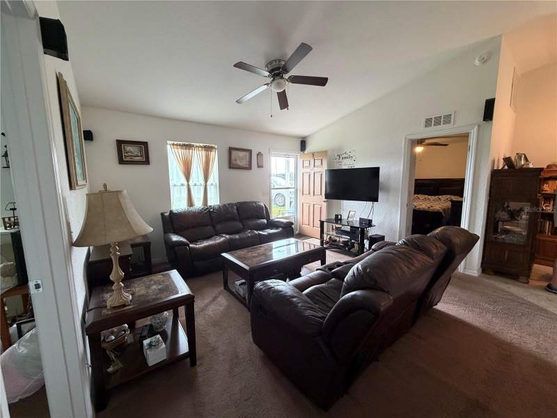 3 bedroom Single Family Residence at 16 Willow Run Drive, Silver Spgs Shores Un 17, Ocala — photo 4