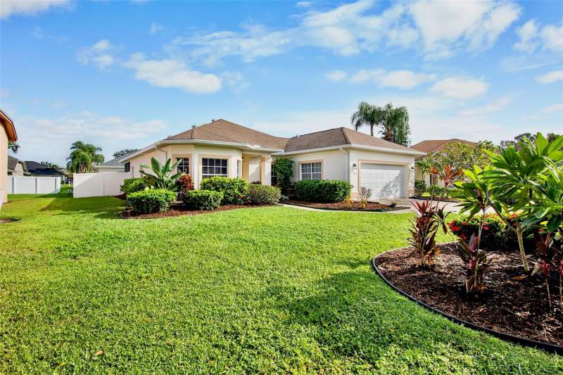 3 bedroom Single Family Residence at 7303 52nd Terrace, Creekwood Ph One Subphase I Unit A1, Bradenton — photo 2