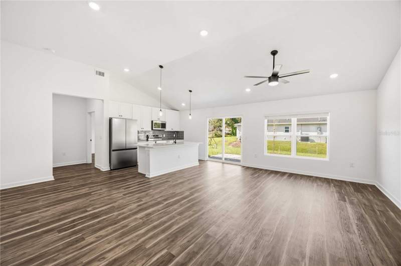 3 bedroom Single Family Residence at 3761 Log Cabin Road, 1573 - Port Charlotte Sub 26, North Port — photo 4