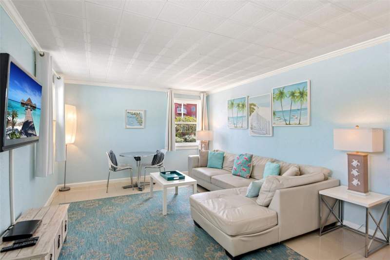 2 bedroom Condo - Hotel at 11730 Gulf Boulevard #40, Tropic Terrace Apt, St Petersburg — photo 3