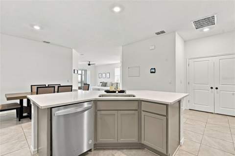 8514 Bold Cypress Lane, Wesley Chapel FL - photo 17 of 48