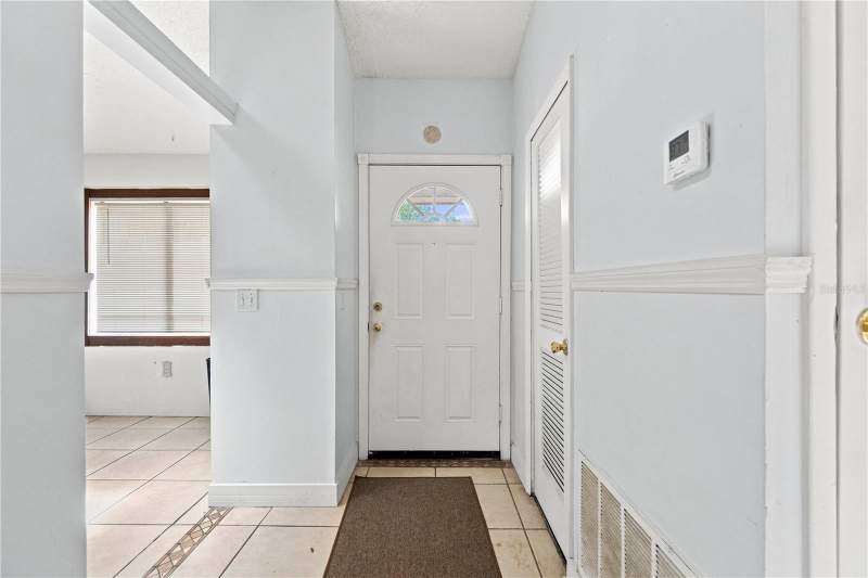 2 bedroom Half Duplex at 9966 Burl Way, Riverwood, Orlando — photo 4