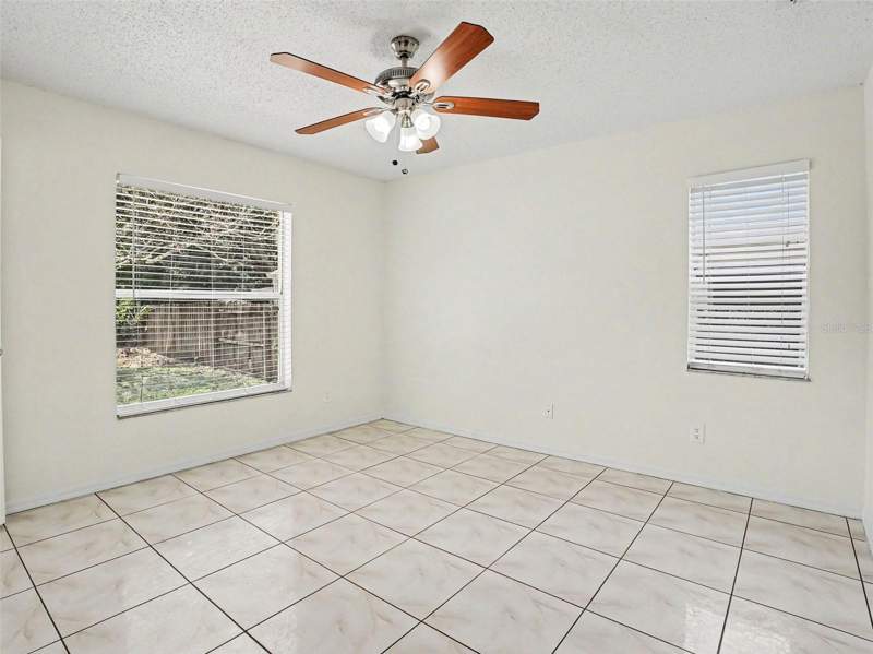 4 bedroom Single Family Residence at 9910 N DEAN OAKS COURT, DEAN OAKS, ORLANDO — photo 5