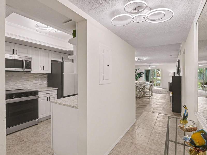 2 bedroom Condominium at 3108 Lake Bayshore Drive #211, Bayshore On The Lake Apts III Sec1, Bradenton — photo 3