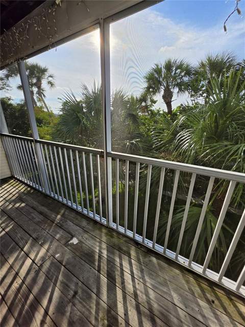 9870 Indian Key Trail #64, Seminole FL - photo 12 of 35