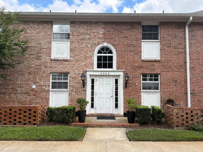 4322 LAKE UNDERHILL ROAD #D home for sale in Plantation Apartments