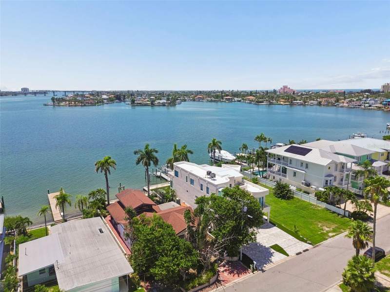 3 bedroom Single Family Residence at 720 Boca Ciega Isle Drive, Boca Ciega Isle, St Pete Beach — photo 3