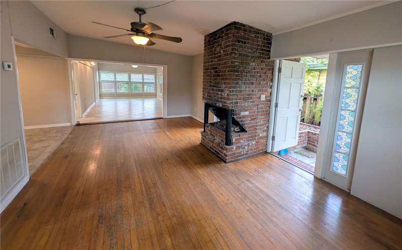 4 bedroom Single Family Residence at 1528 Levern Street, Bonair Hill Sub 3, Clearwater — photo 2