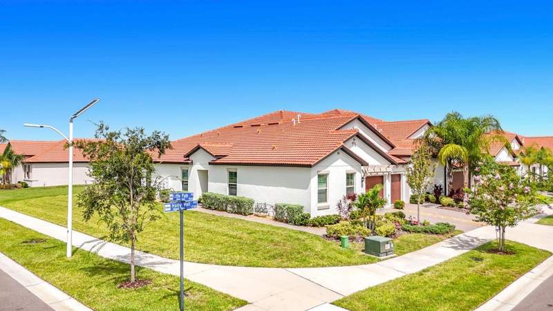 2 bedroom Villa at 17255 Holly Well Avenue, Medley At Southshore Bay, Wimauma — photo 3