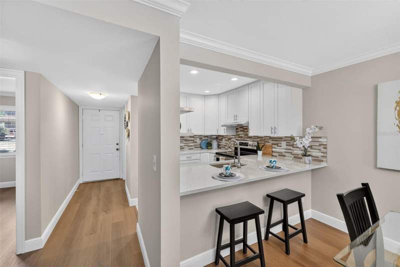 2 bedroom Condominium at 731 83rd Avenue #105, Trafalgar Square Condo, St Petersburg — photo 3