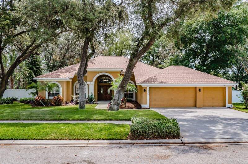 4 bedroom Single Family Residence at 10131 Paddock Oaks Drive, Paddock Oaks, Riverview — photo 2