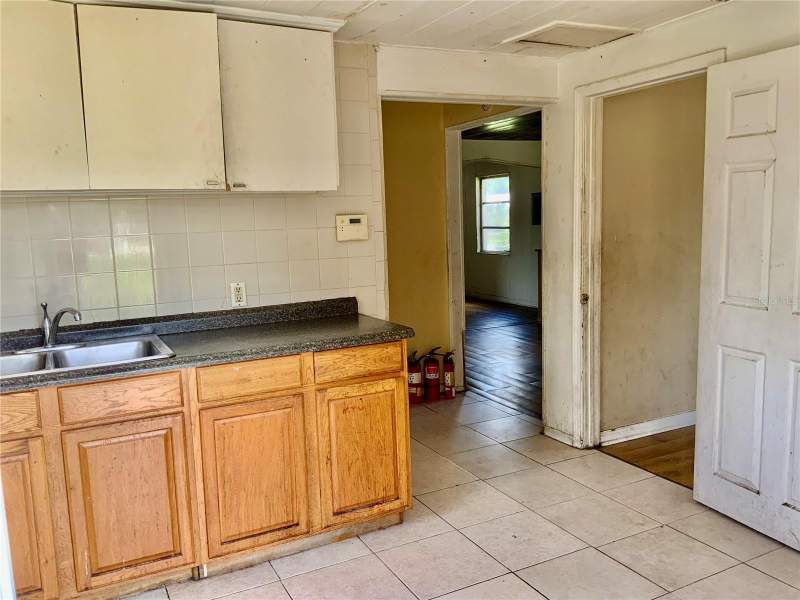 3 bedroom Single Family Residence at 2118 1st Avenue, Houghtons Add To New Memphis, Palmetto — photo 5