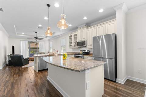 6918 Makers Way, Apollo Beach FL - photo 8 of 33