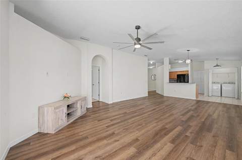 7838 Carriage Pointe Drive, Gibsonton FL - photo 15 of 72