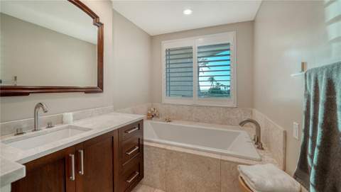 2165 Gulf Of Mexico Drive #115, Longboat Key FL - photo 19 of 67