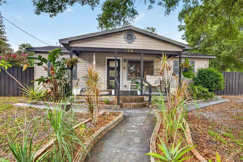 1318 W RAMBLA STREET home for sale in Tampas North Side Country Clu