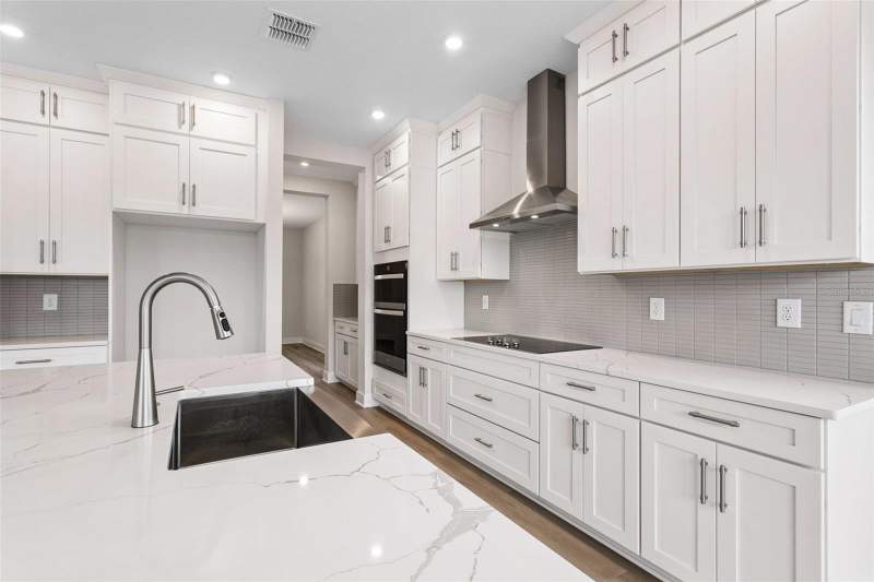 4 bedroom Single Family Residence at 432 43RD AVENUE, EDGEMOOR ESTATES, ST PETERSBURG — photo 4