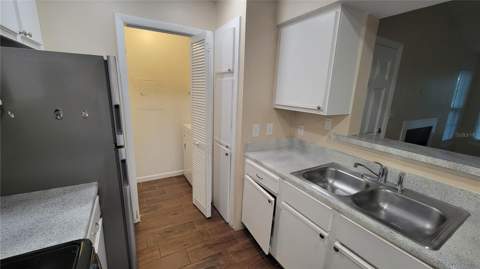 5600 Devonbriar Way #N202, Orlando FL - photo 8 of 43