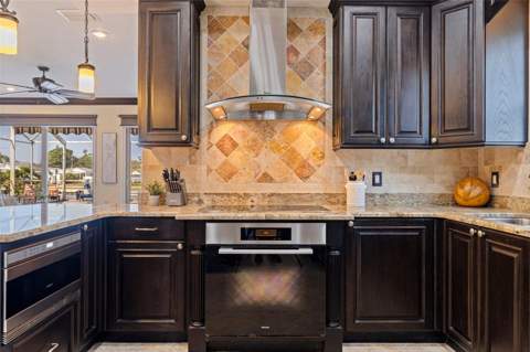 3931 Pompano Drive, St Petersburg FL - photo 13 of 65