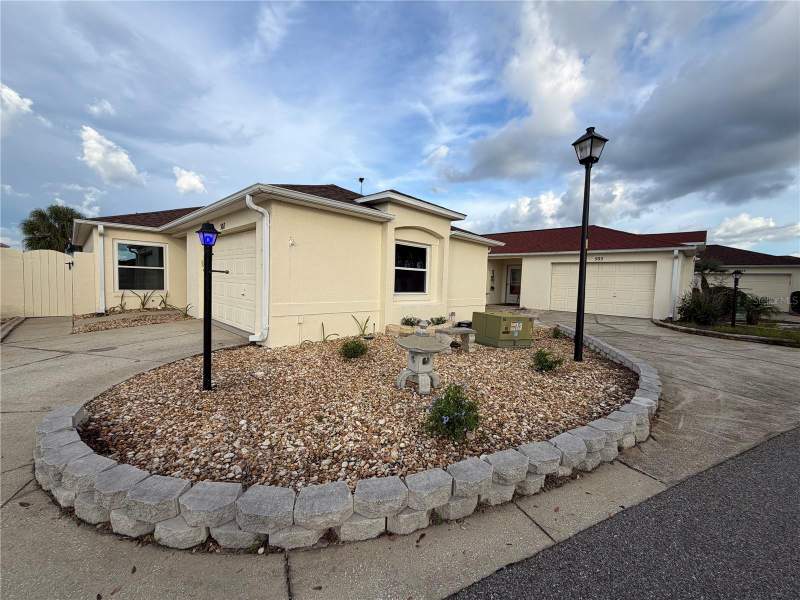 2 bedroom Villa at 507 Alameda Avenue, Sumter Vlgs Rio Grande Ctyd Vl, The Villages — photo 1