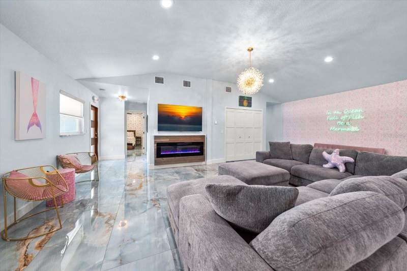3 bedroom Single Family Residence at 2050 W Bay Drive, Belleair Manor Unit 1 & 2, Largo — photo 5