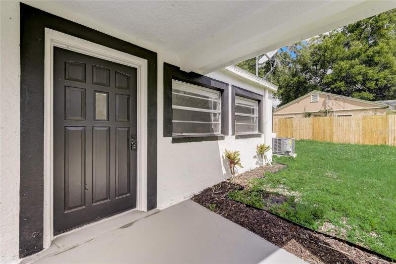 2 bedroom Single Family Residence at 2600 S Crystal Lake Drive, Green Fields, Orlando — photo 2