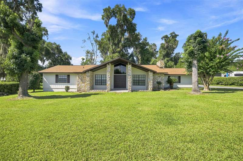 3 bedroom Single Family Residence at 2830 SW 37th Drive, College Park Add 02, Ocala — photo 2