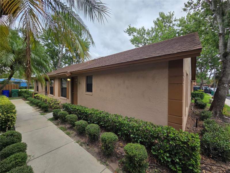 2 bedroom Condominium at 320 Eron Way #6, Townhomes Winter Garden, Winter Garden — photo 2