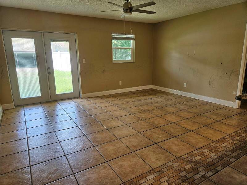 3 bedroom Single Family Residence at 6092 Burch Street, Bonnie Bay Unit One, St Petersburg — photo 4