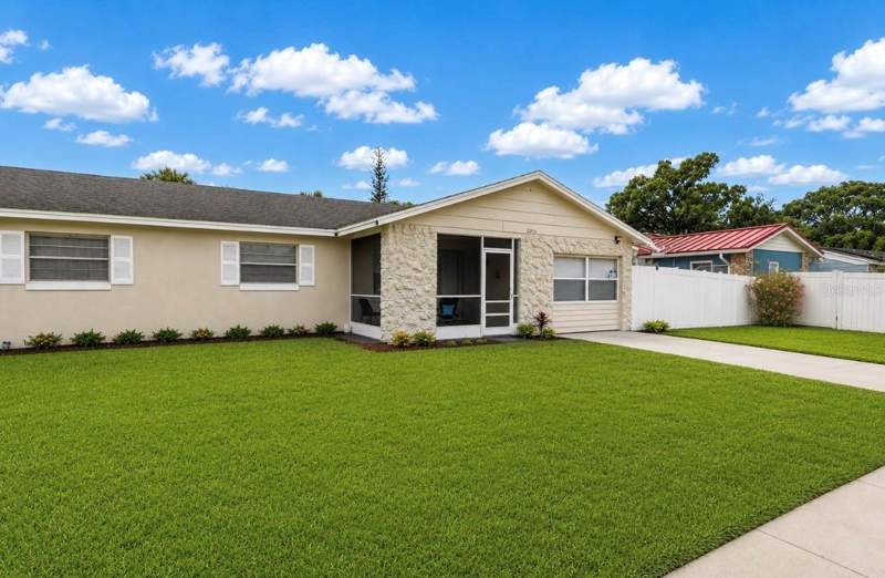 4 bedroom Single Family Residence at 2016 VALENCIA CIRCLE, ORANGE TERRACE, KISSIMMEE — photo 3
