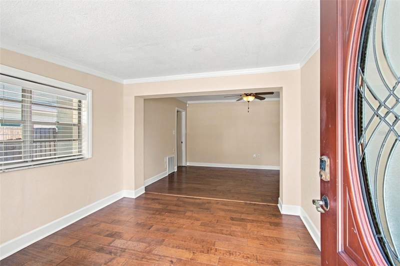 3 bedroom Single Family Residence at 805 W Braddock Street, Suburb Royal, Tampa — photo 2