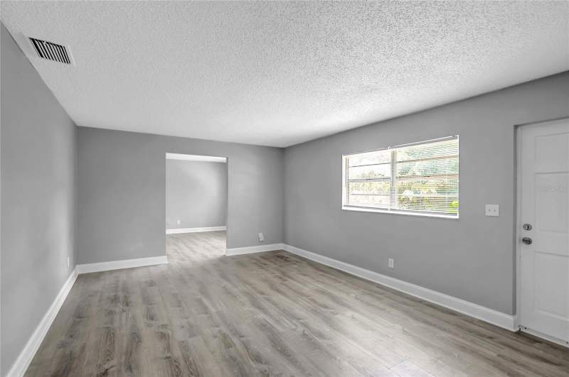 4 bedroom Single Family Residence at 1615 E Sitka Street, Fern Cliff, Tampa — photo 5
