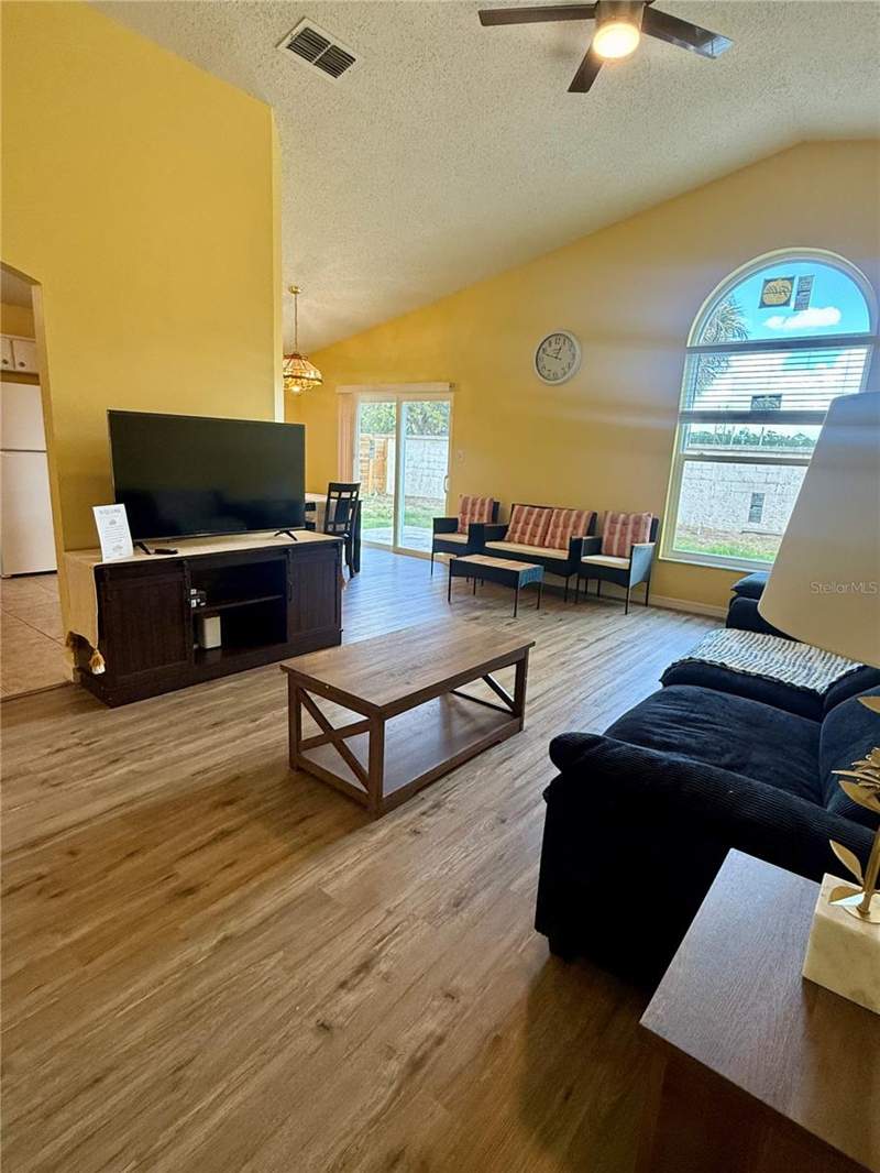 2 bedroom Single Family Residence at 4885 Warrior Lane, Indian Wells Unit 5, Kissimmee — photo 2