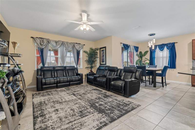 5 bedroom Single Family Residence at 11804 Bluegrass Field Court, Preserve At Pradera - Phase 4, Riverview — photo 5