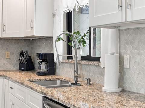 13325 Barlington Street, Spring Hill FL - photo 8 of 45