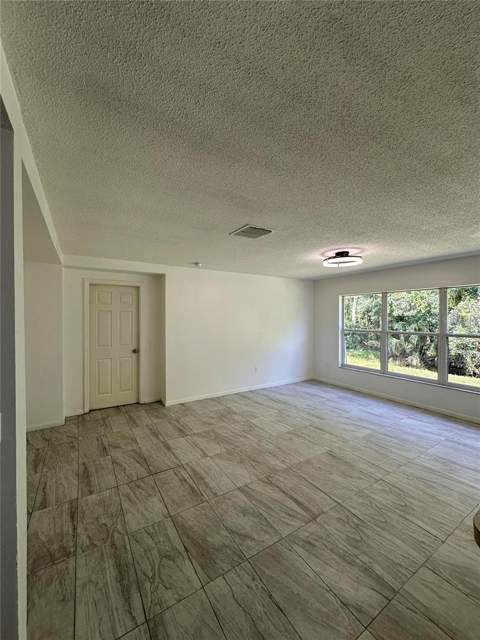 4502 Philadelphia Circle, Kissimmee FL - photo 10 of 25
