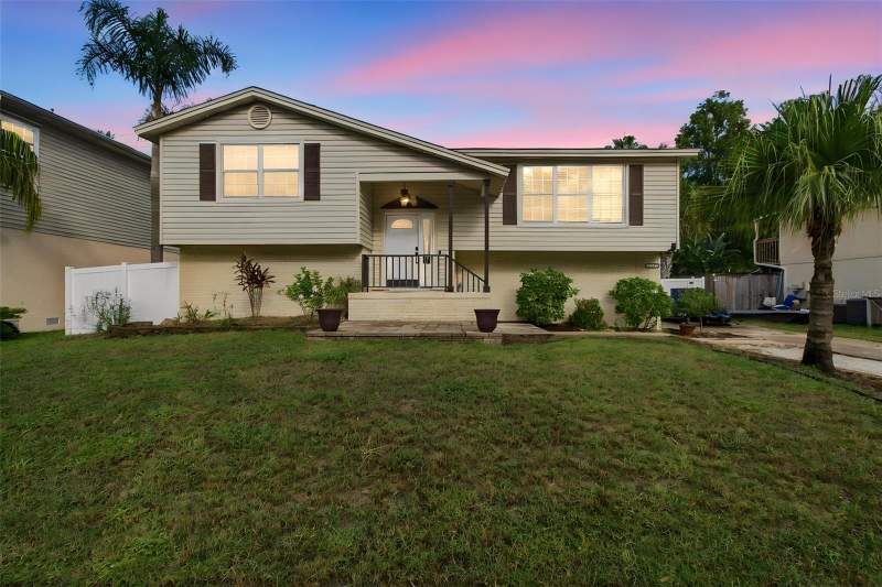 3 bedroom Single Family Residence at 915 Lynnlea Lane, Gulfview Ridge, Tarpon Springs — photo 2