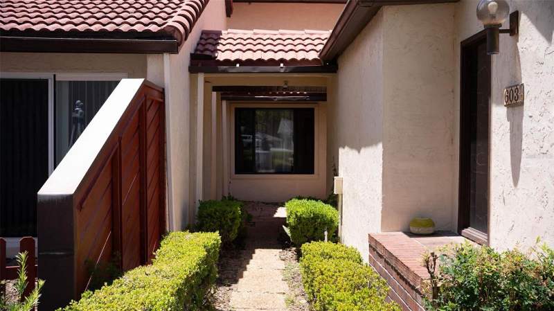 3 bedroom Townhouse at 603 Waterwood Drive, Waterwood Twnhs Sub, Yalaha — photo 2