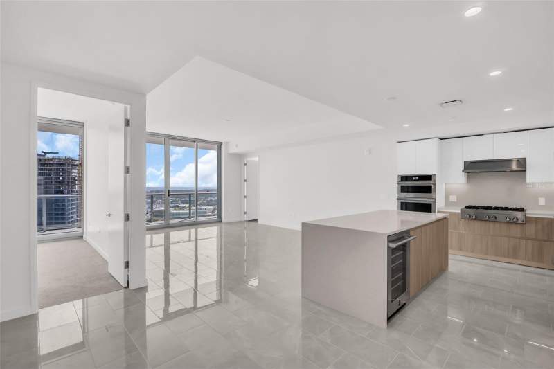 3 bedroom Condominium at 400 Central Avenue #2605, 400 Central, St Petersburg — photo 2