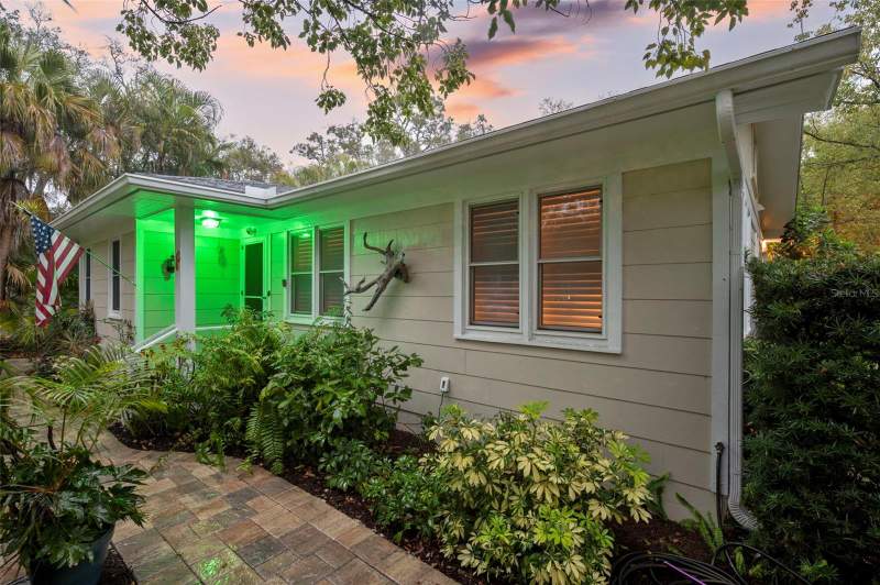 2 bedroom Single Family Residence at 501 Broadway, Fenway-On-The-Bay, Dunedin — photo 2
