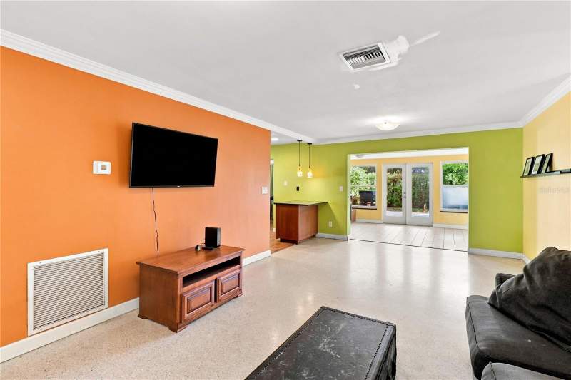 2 bedroom Single Family Residence at 1070 6th Avenue, Largo Lake Villas, Largo — photo 4