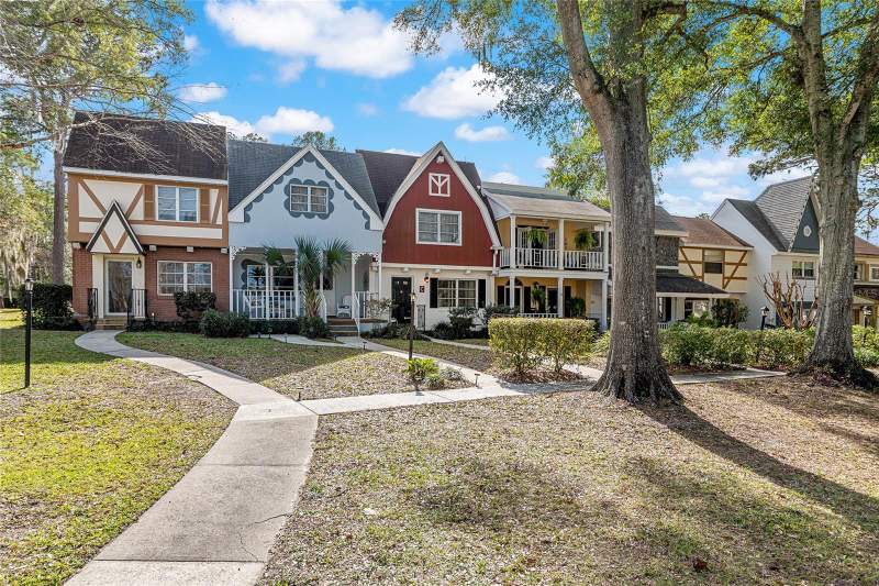2 bedroom Villa at 9951 SW 88th Court Road #C, On Top Of The World - Circle Square Woods, Ocala — photo 2