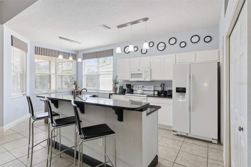 4 bedroom Single Family Residence at 170 Minniehaha Circle, Calabay Park At Tower Lake Ph 02, Haines City — photo 3