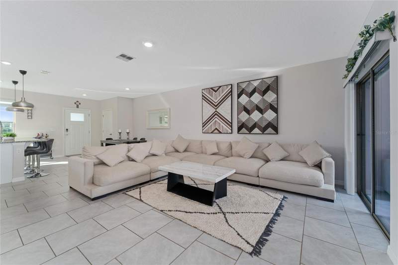 3 bedroom Townhouse at 16931 RESEDA ALLEY, WATERLEIGH PH 3A, WINTER GARDEN — photo 5