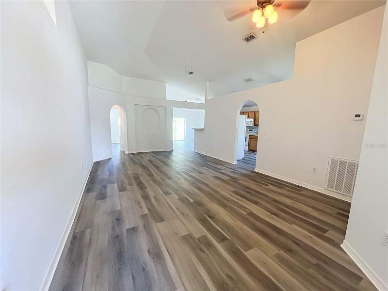 4 bedroom Single Family Residence at 5641 Royal Hills Drive, Royal Hills, Winter Haven — photo 2